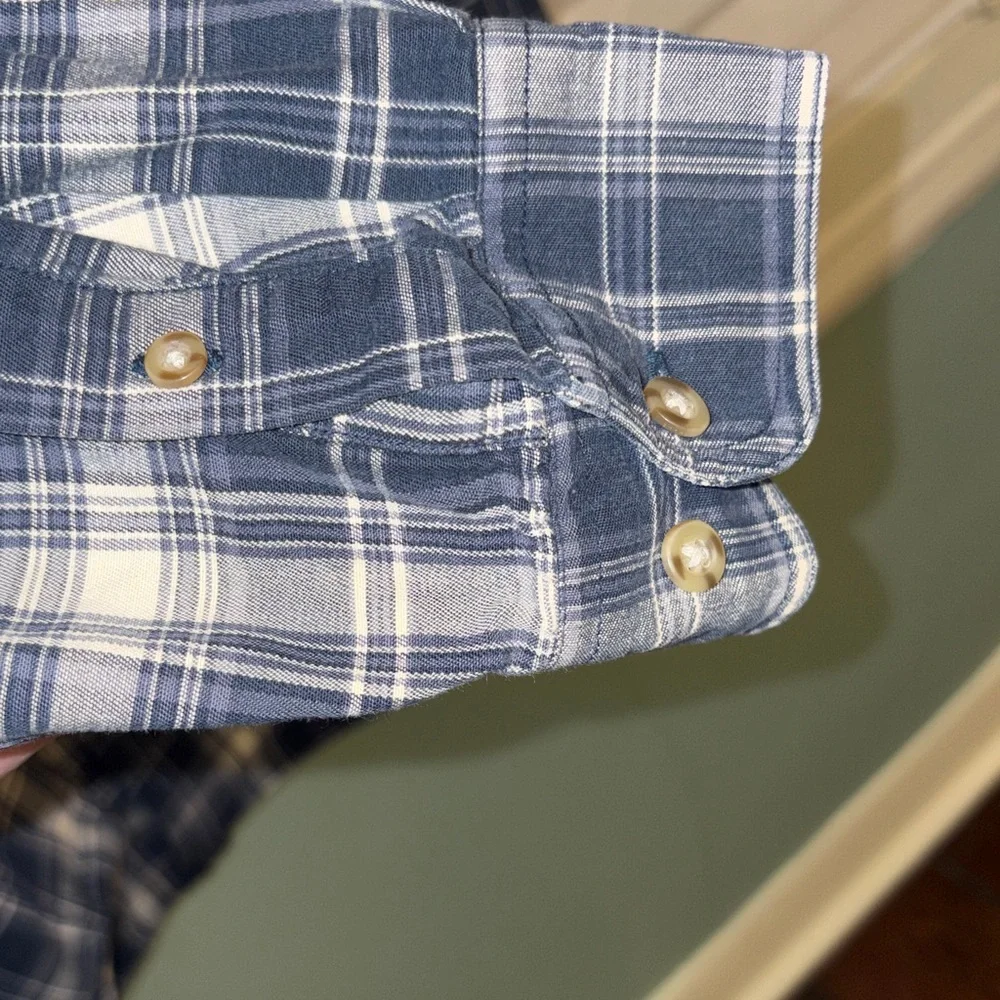 Eddie Bauer Plaid Button Down Shirt Men’s Large Navy White Flannel Casual - Picture 6 of 7